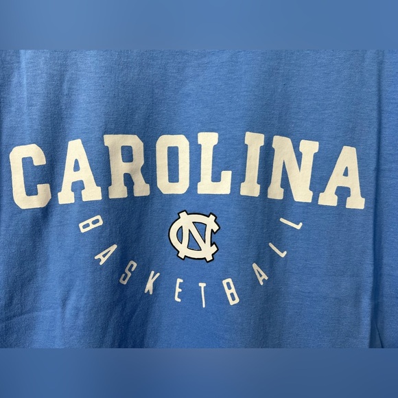 Carolina Basketball T-Shirt - Picture 4 of 5
